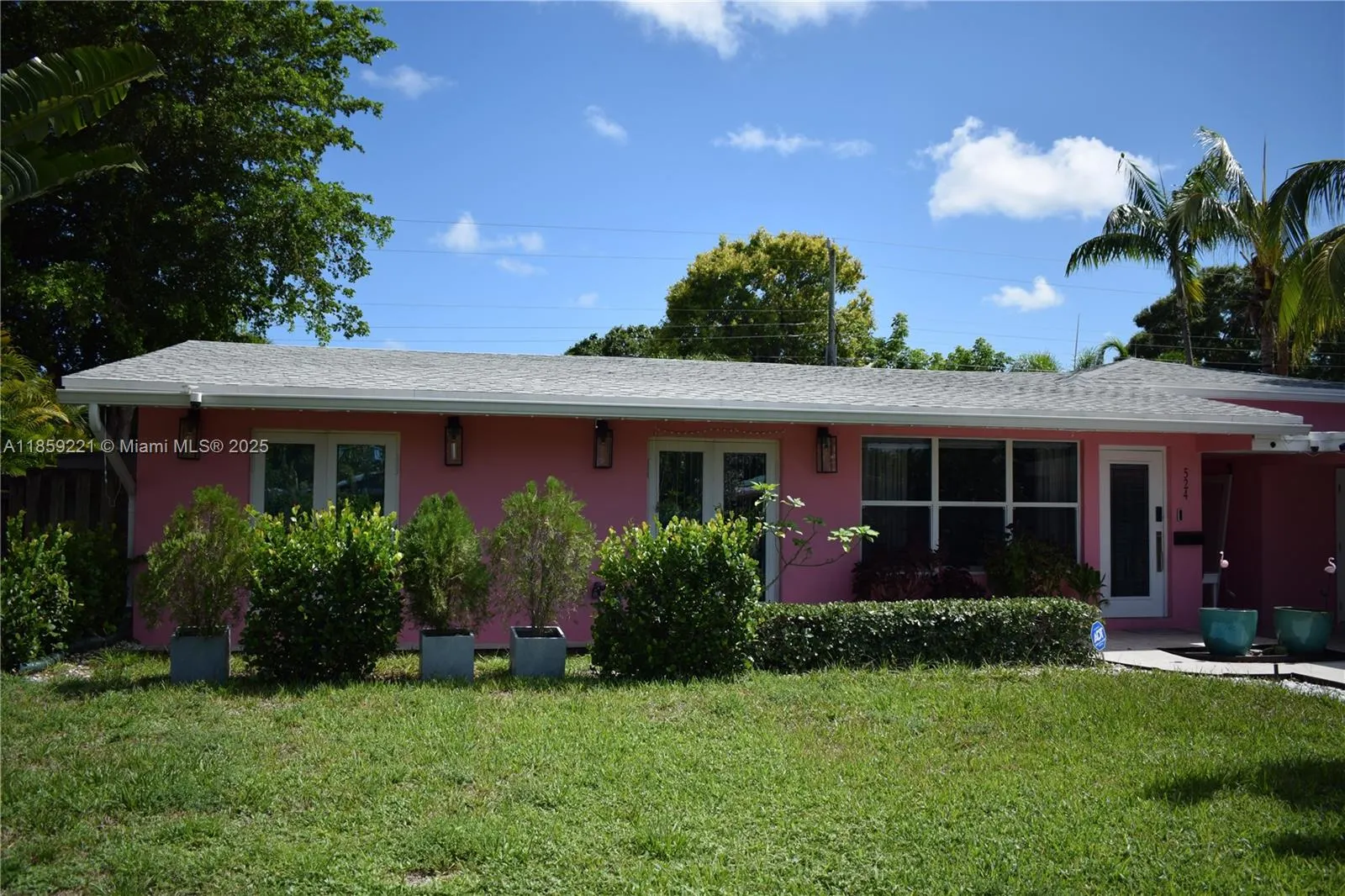 524 NE 27th Dr