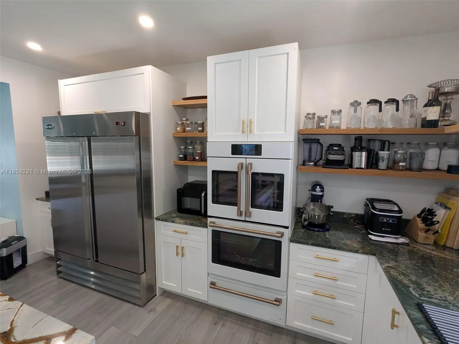524 NE 27th Dr