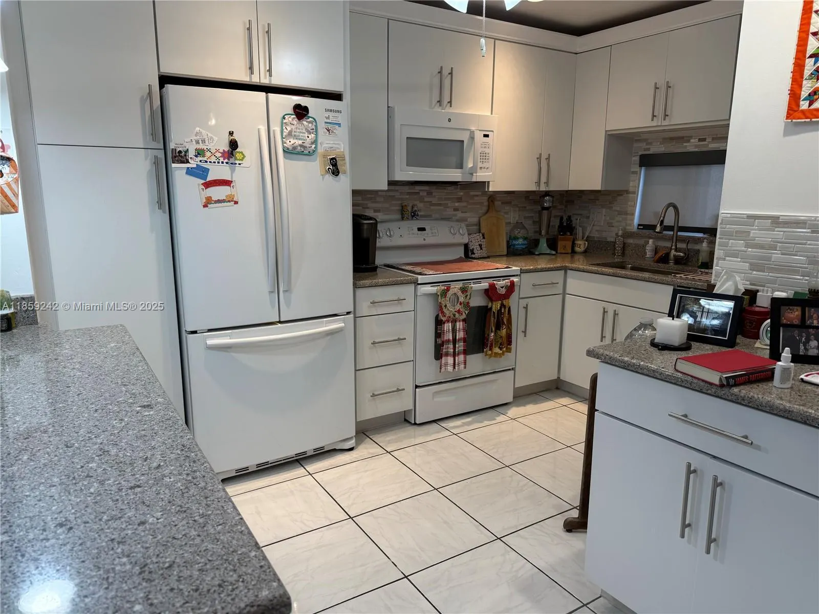 8981 S Hollybrook Blvd, #302