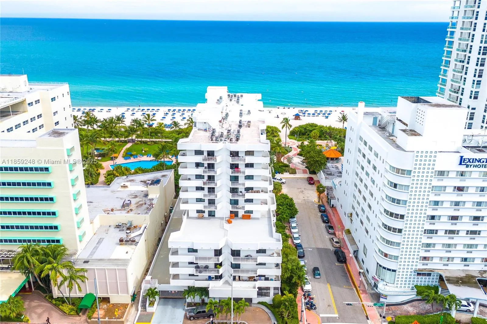 4301 Collins Ave, #907