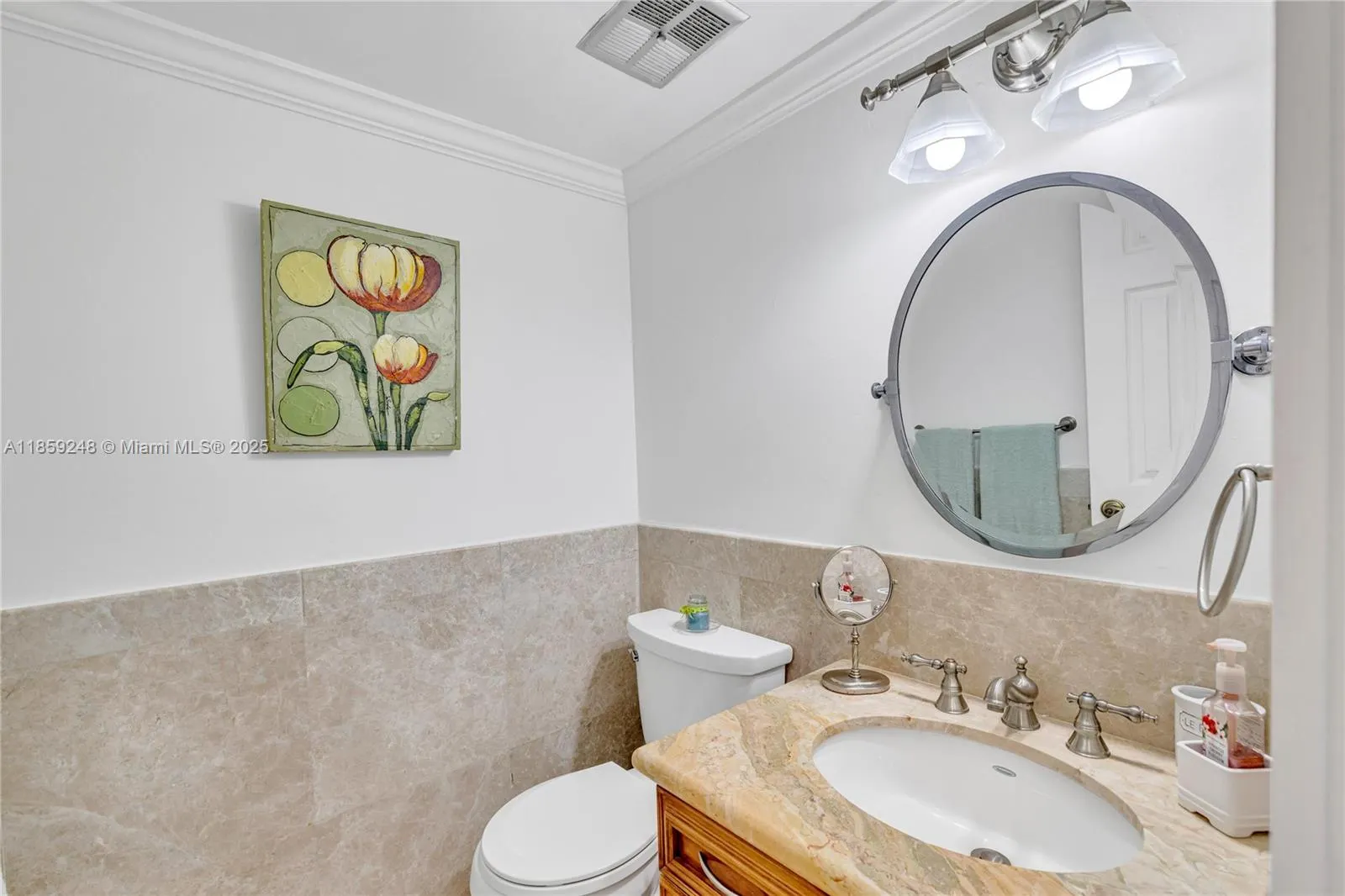 4301 Collins Ave, #907