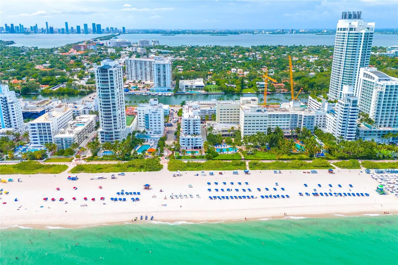 4301 Collins Ave, #907
