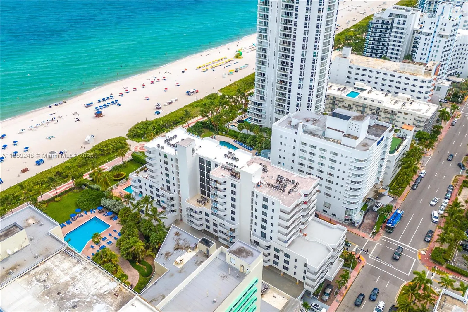 4301 Collins Ave, #907