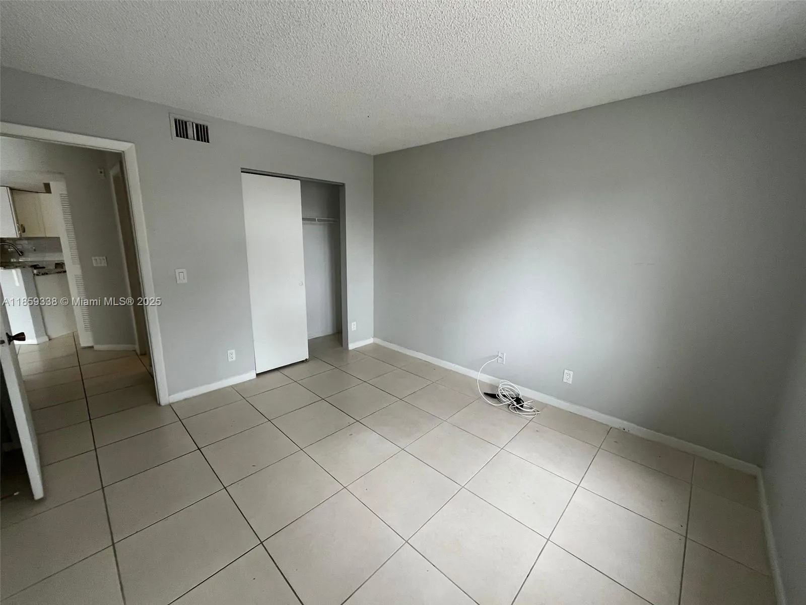 8821 Wiles Rd, #203