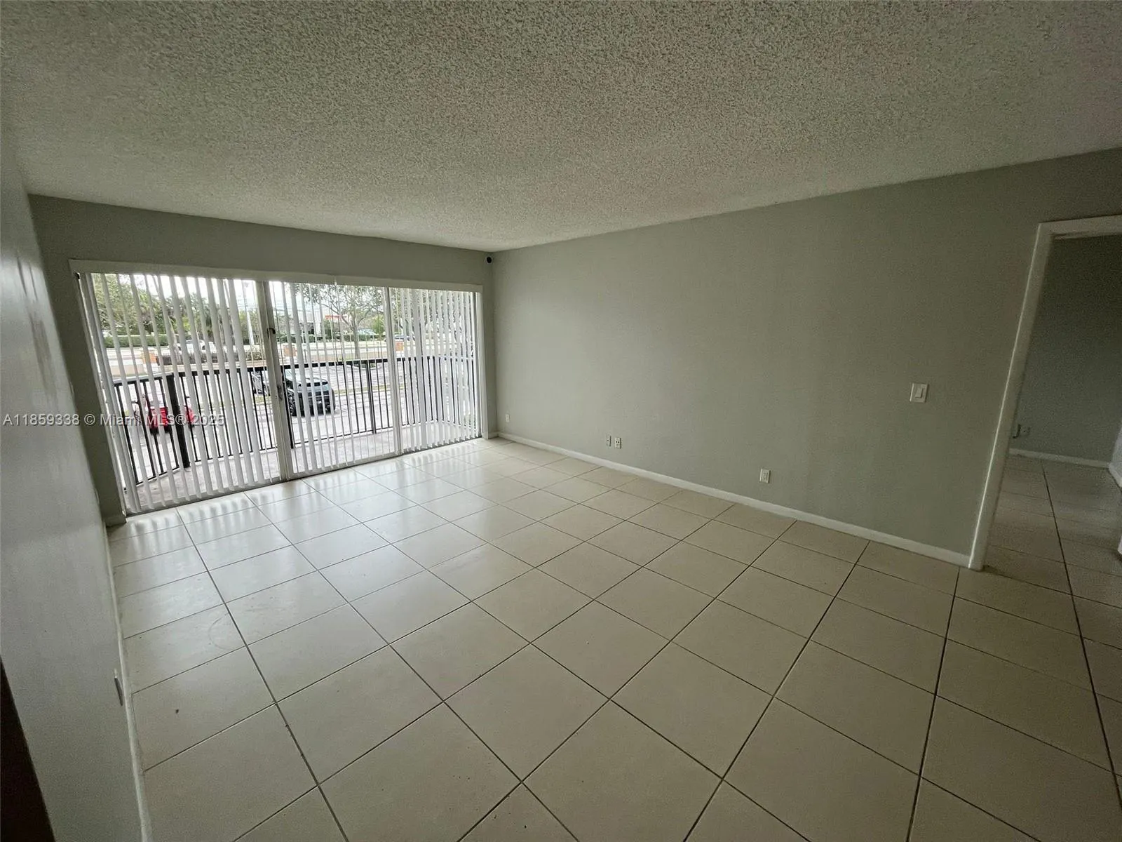 8821 Wiles Rd, #203