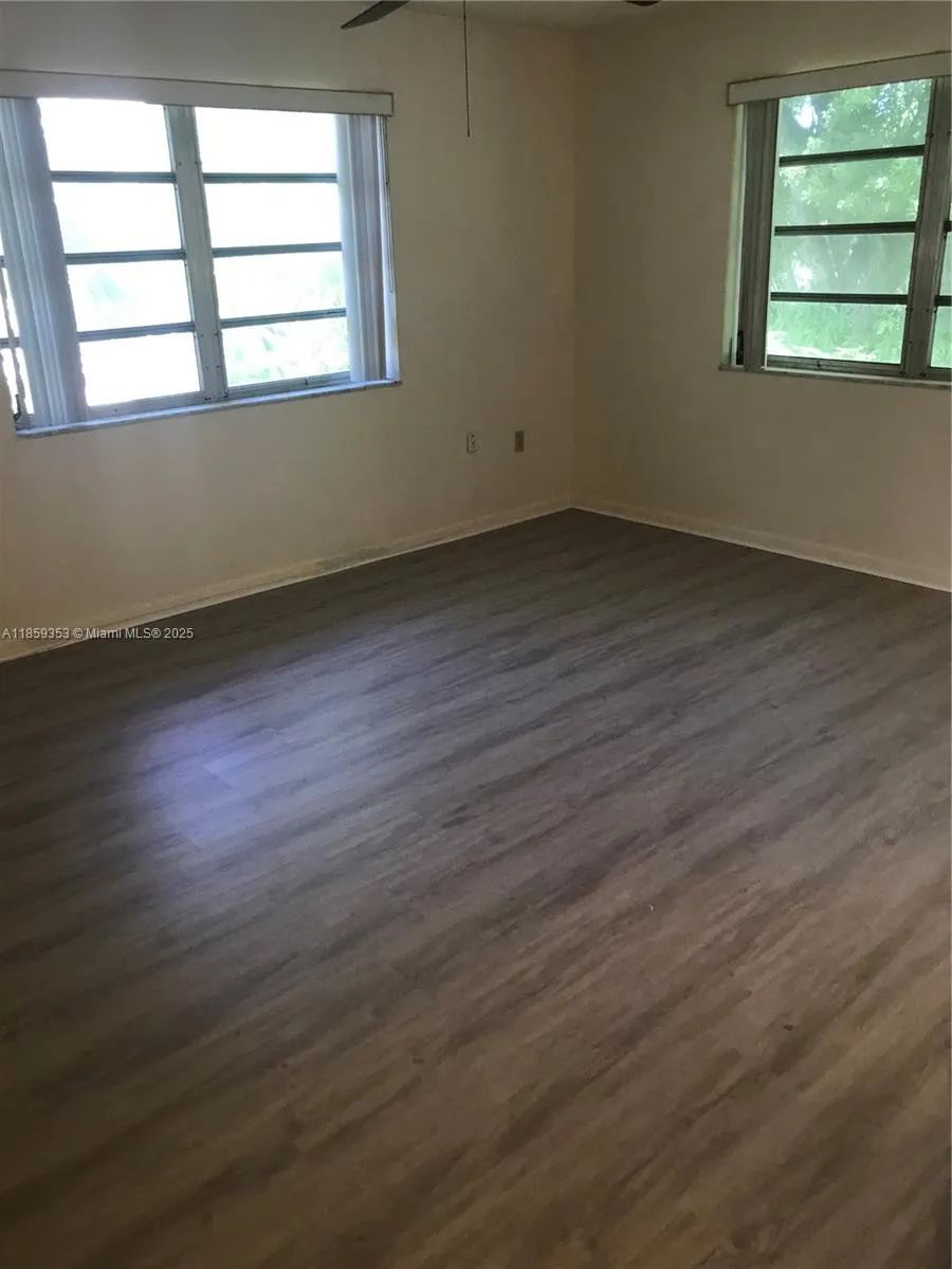 1239 Mariposa Ave, #3