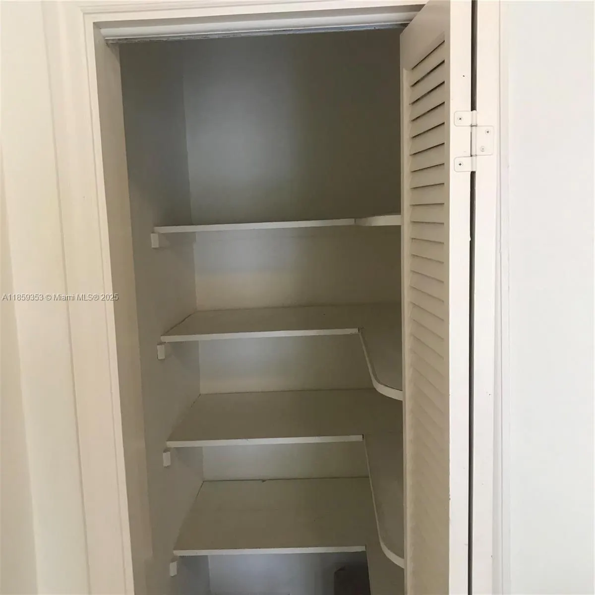 1239 Mariposa Ave, #3
