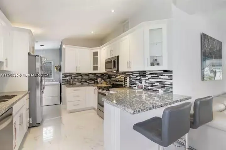 2442 Bimini Ln