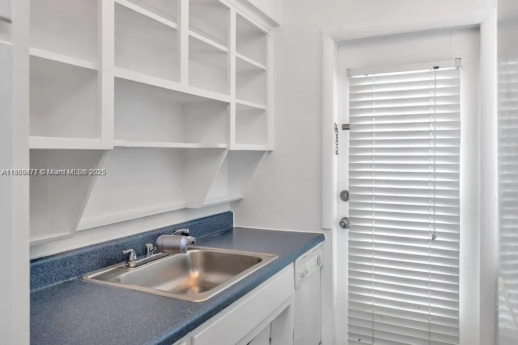 717 Espanola Way, #211