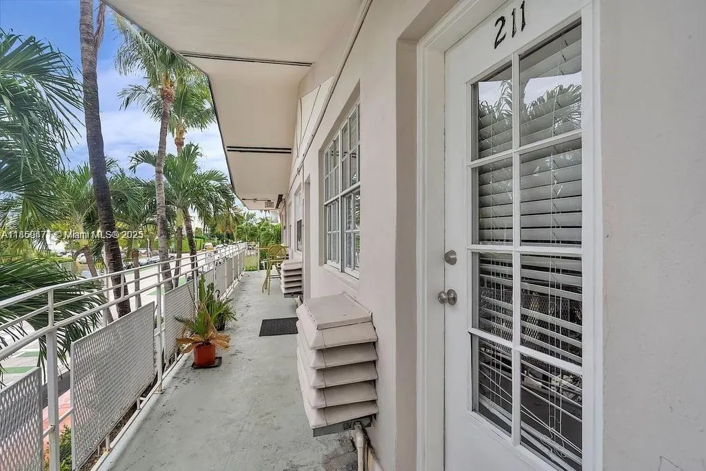 717 Espanola Way, #211
