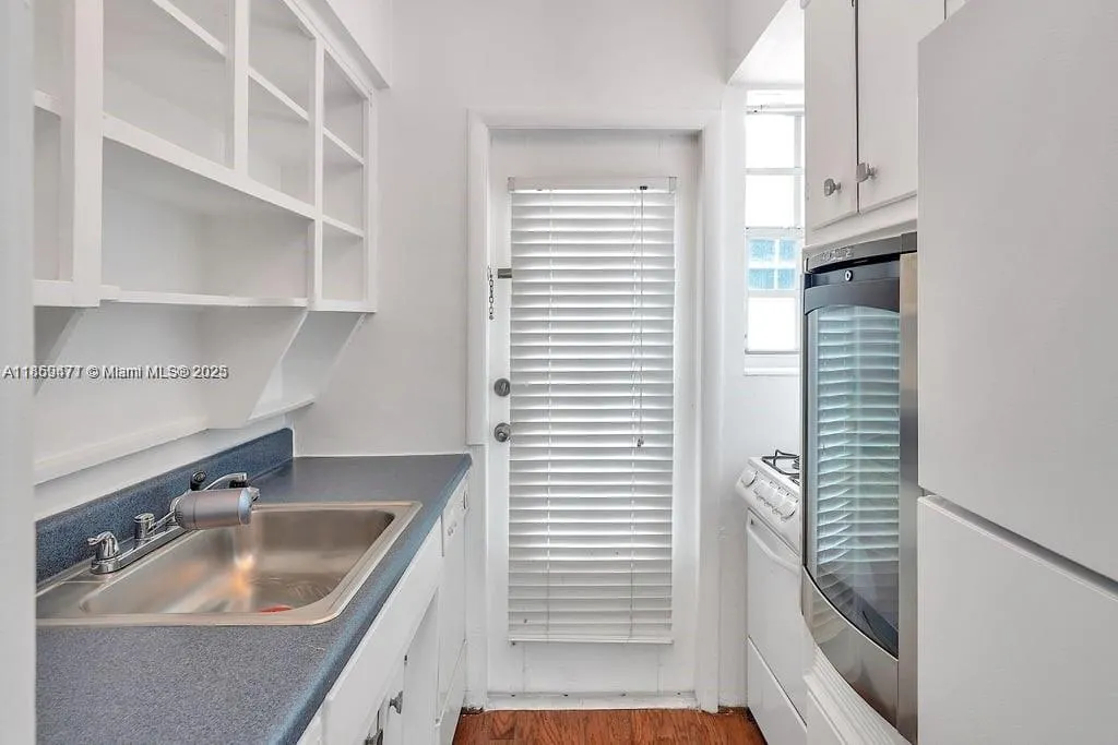 717 Espanola Way, #211