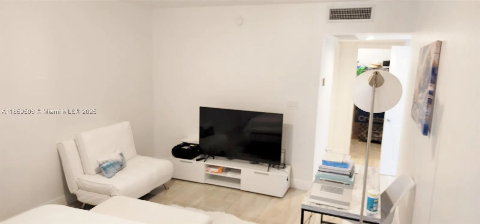 5600 Collins Ave, #17W