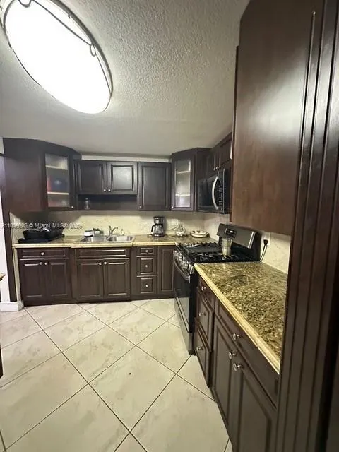 17901 NW 68th Ave, #R101