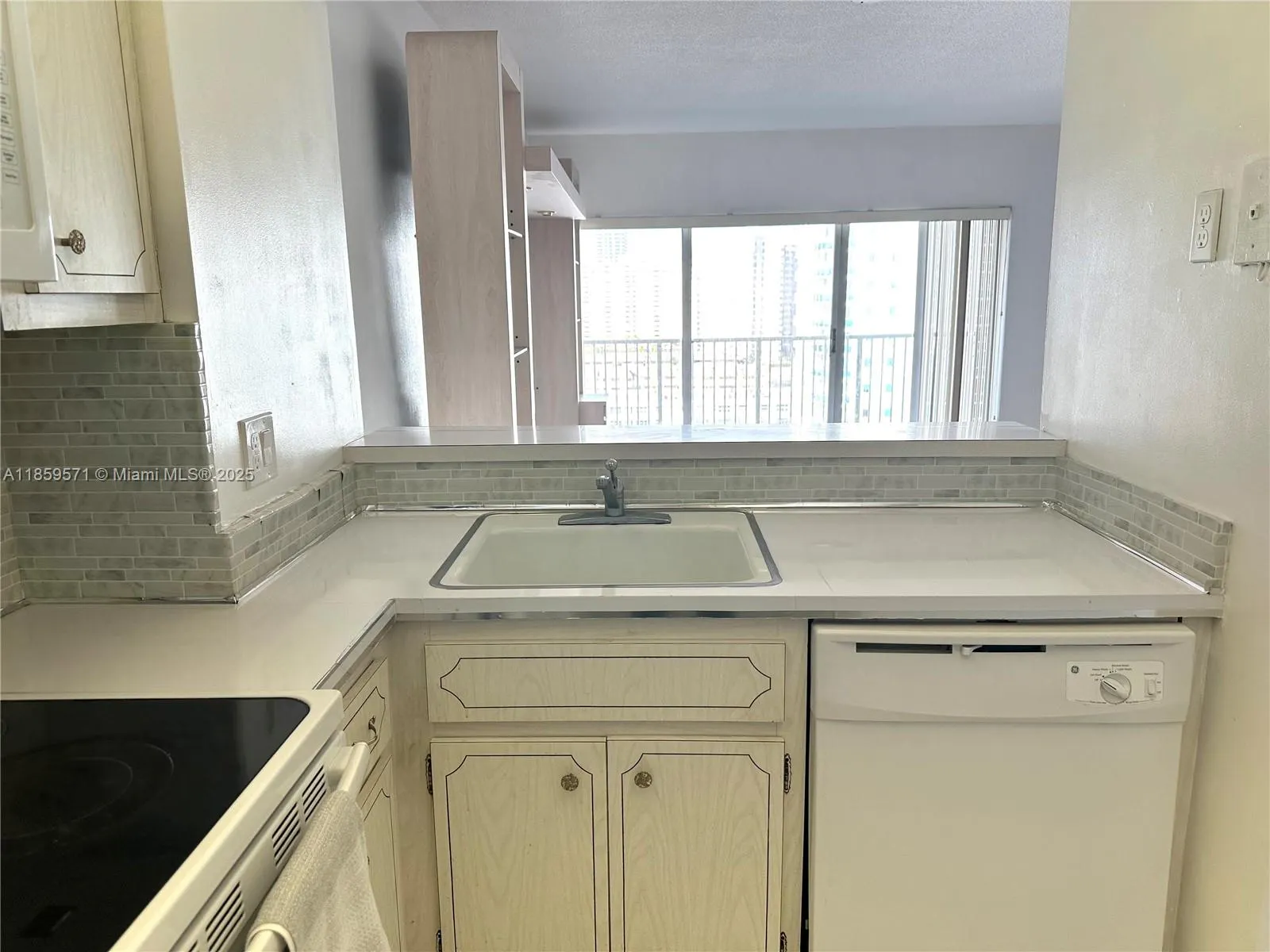 1965 S Ocean Dr, #10H