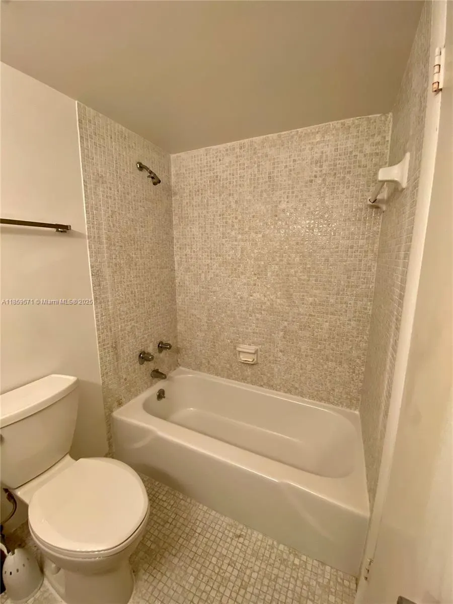 1965 S Ocean Dr, #10H