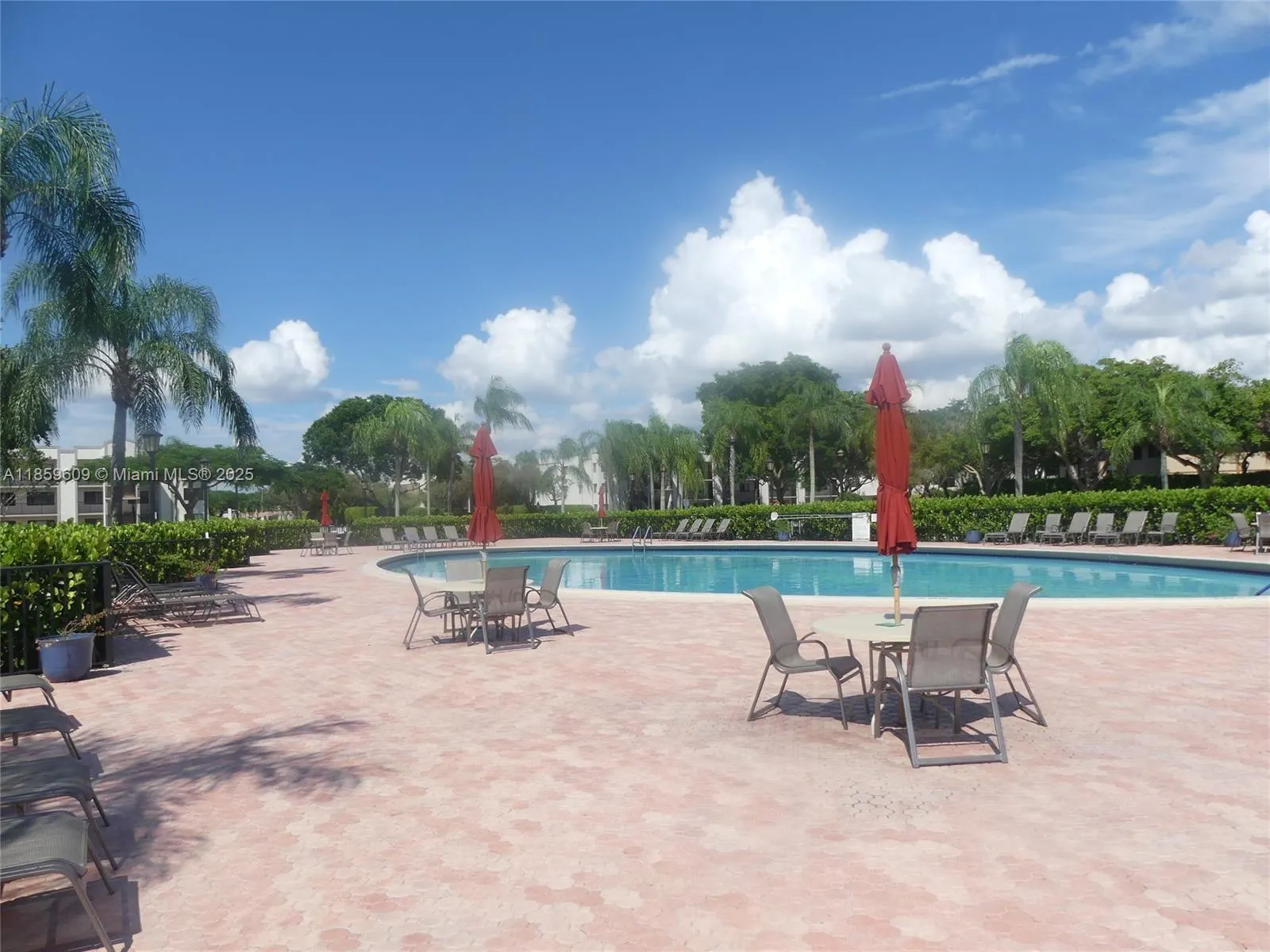 10715 W Clairmont Cir, #212