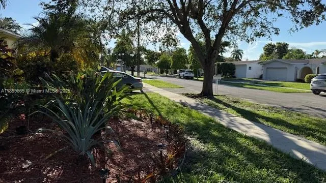 10500 NW 2nd Ct