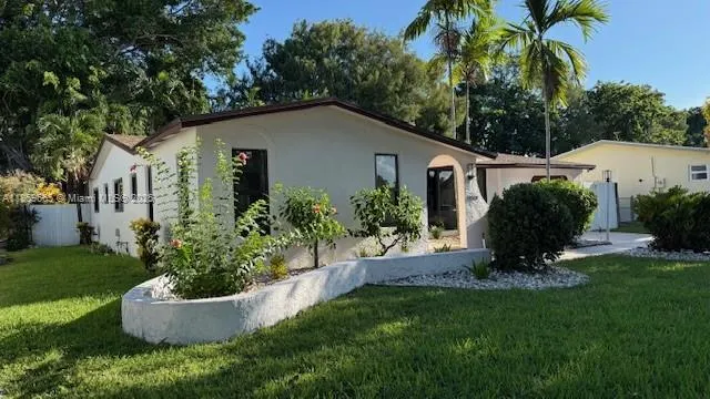 10500 NW 2nd Ct