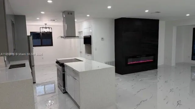 10500 NW 2nd Ct