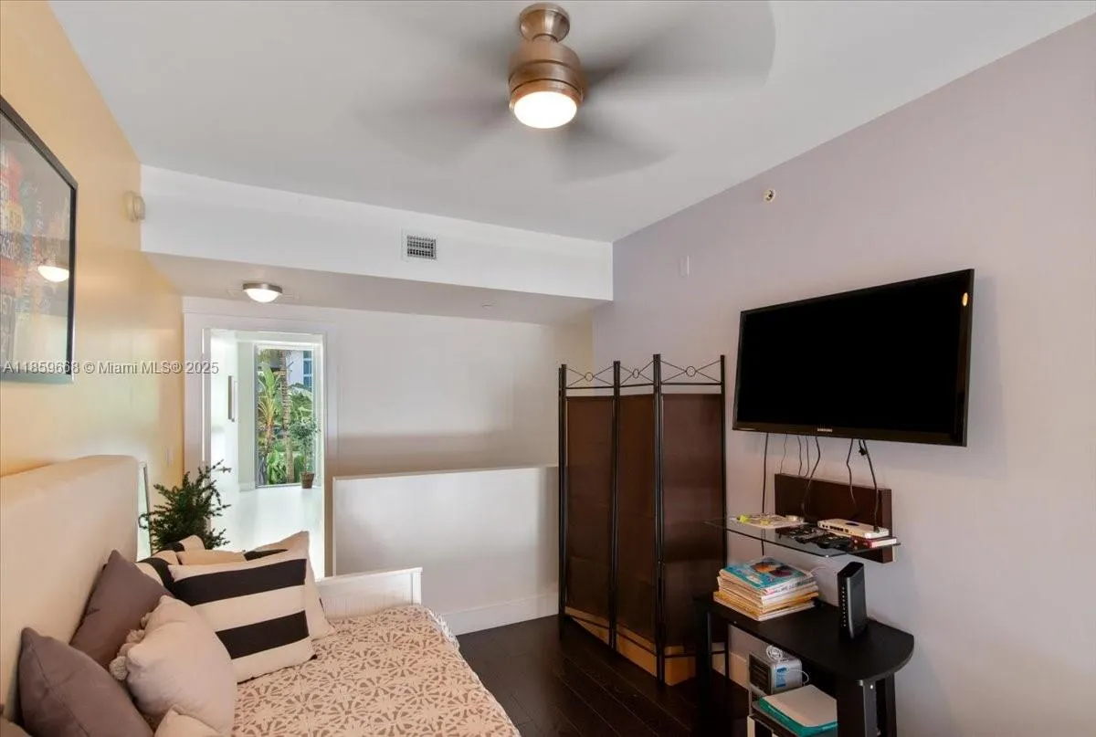 6000 Collins Ave, #146