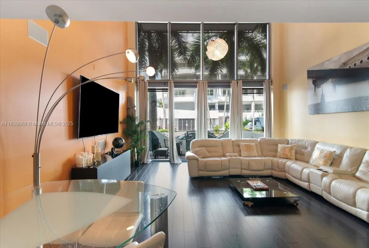 6000 Collins Ave, #146
