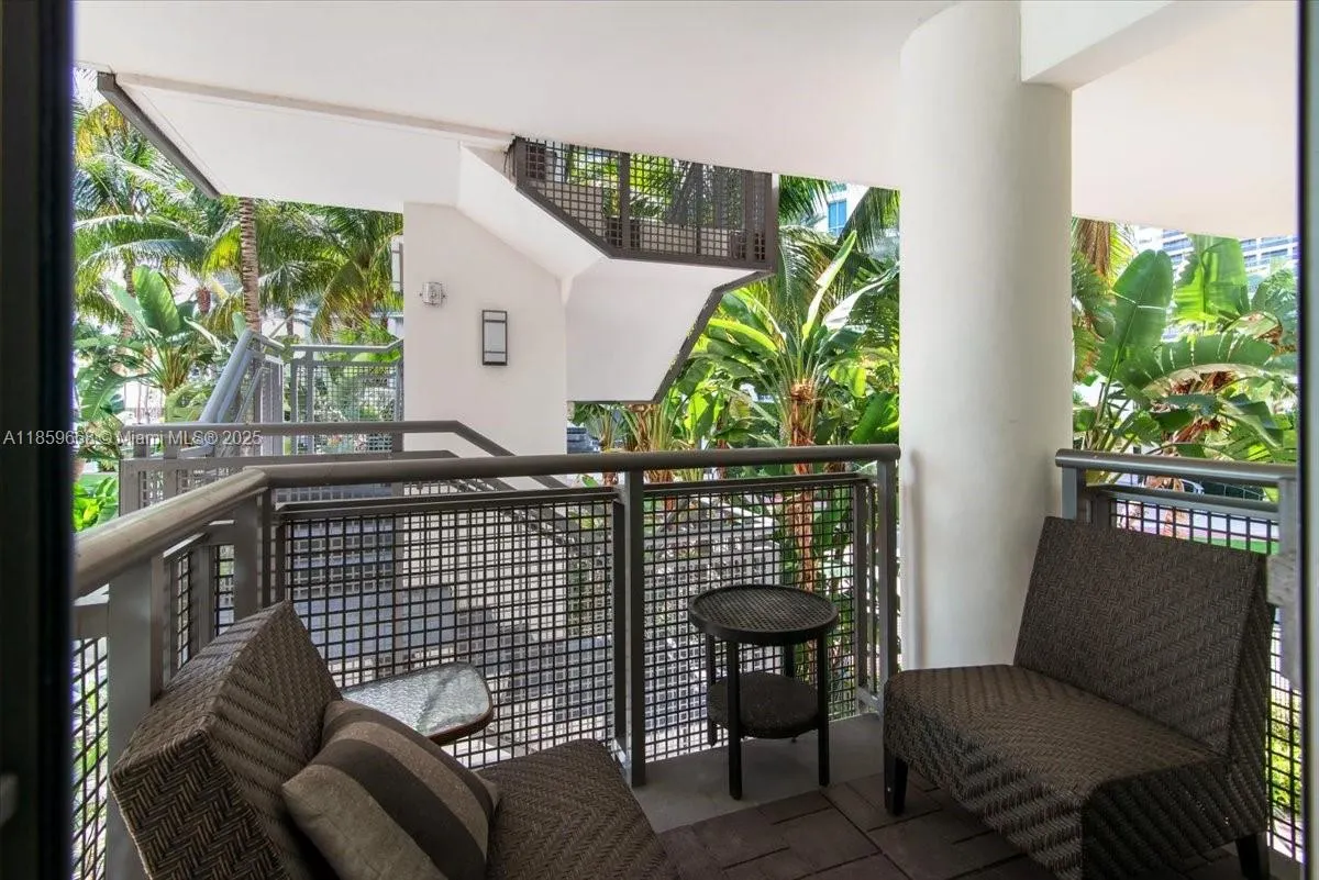 6000 Collins Ave, #146