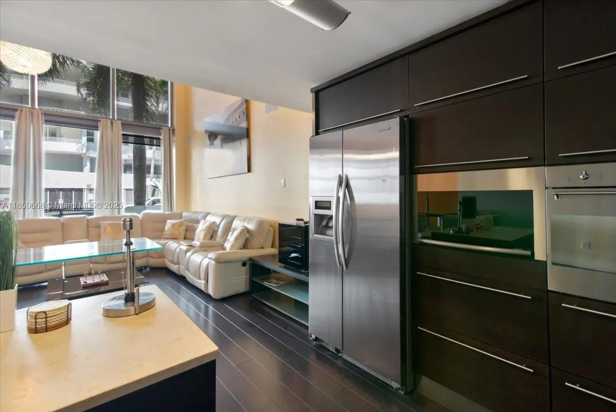 6000 Collins Ave, #146