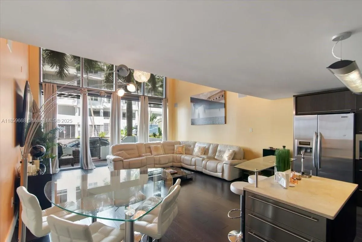 6000 Collins Ave, #146
