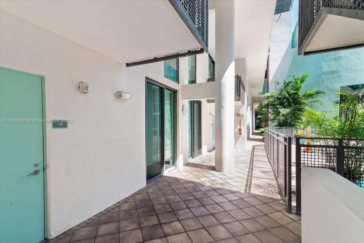 6000 Collins Ave, #146