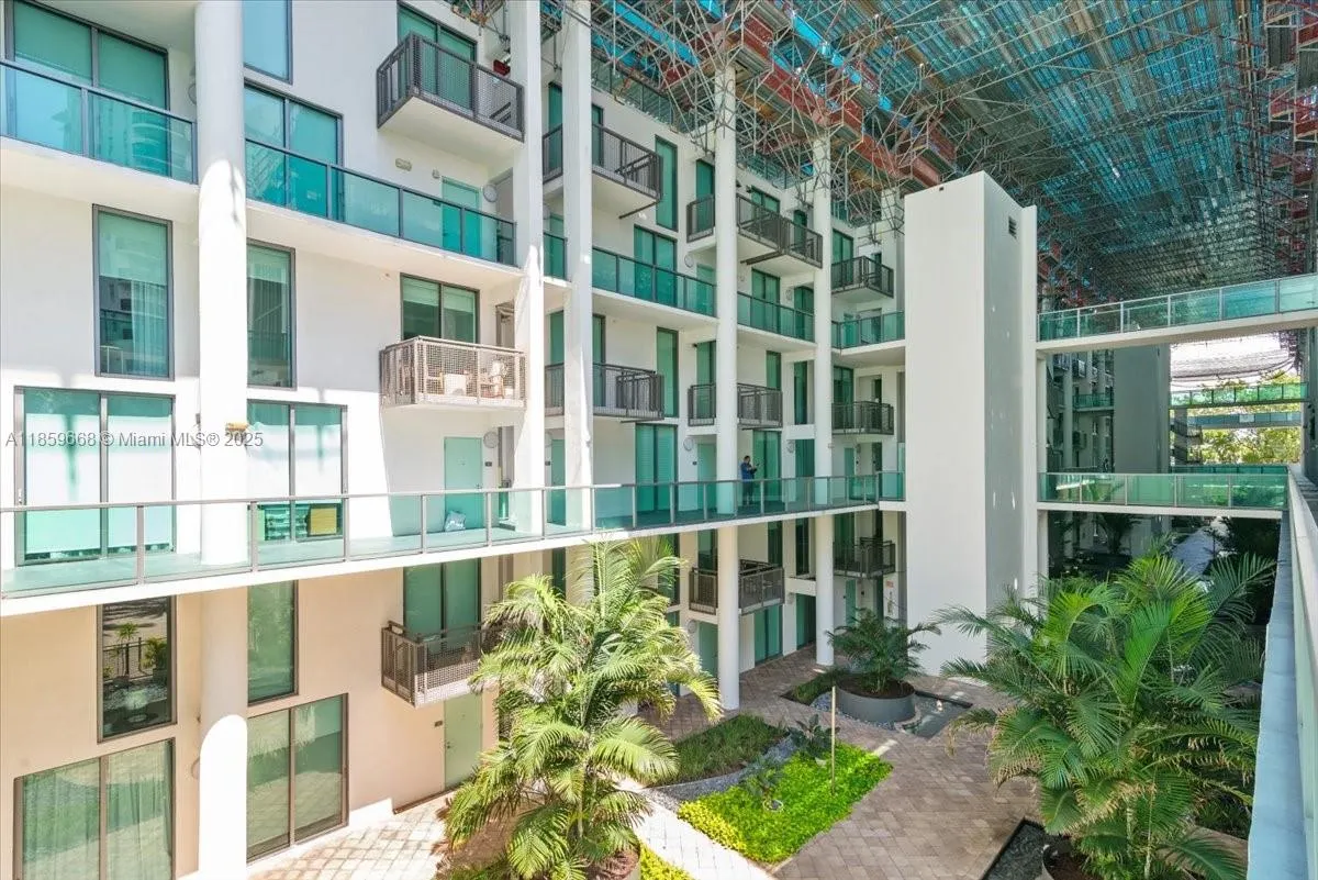 6000 Collins Ave, #146