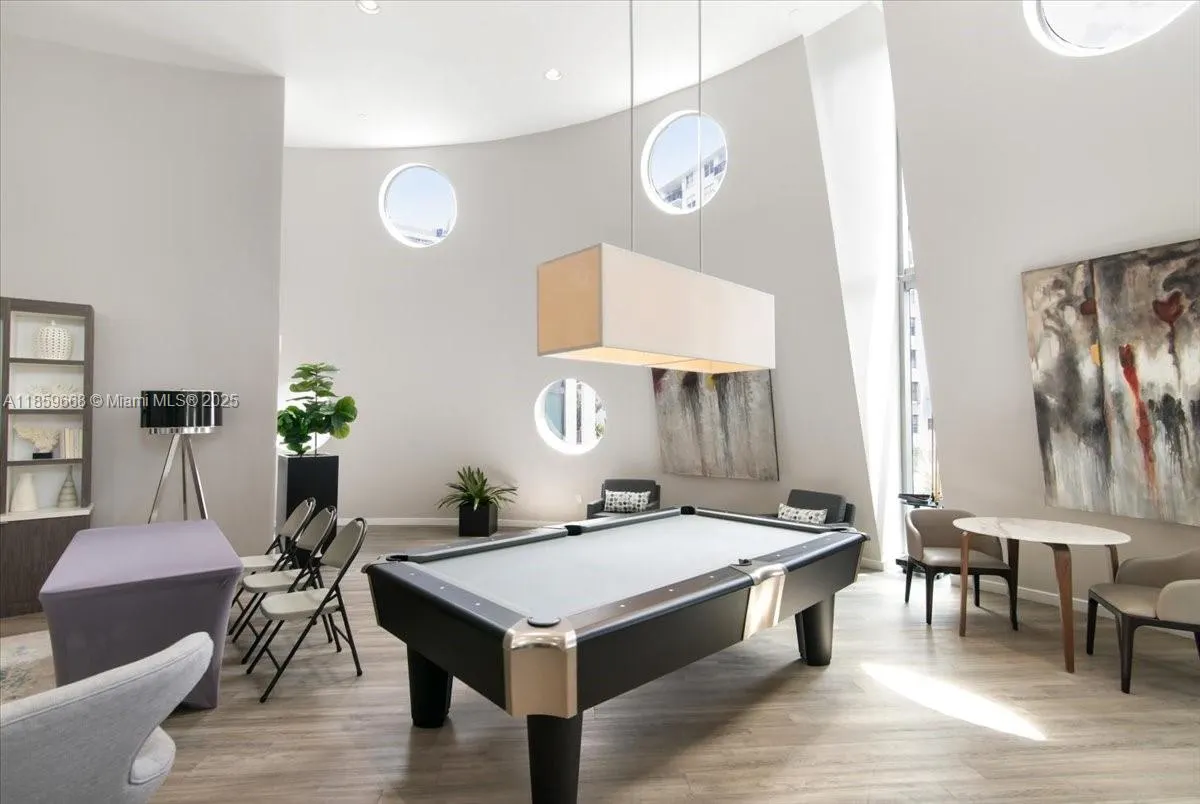 6000 Collins Ave, #146