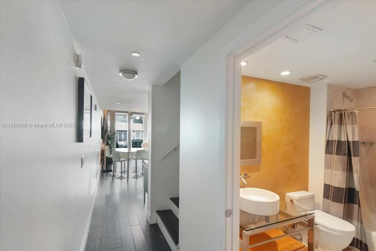 6000 Collins Ave, #146