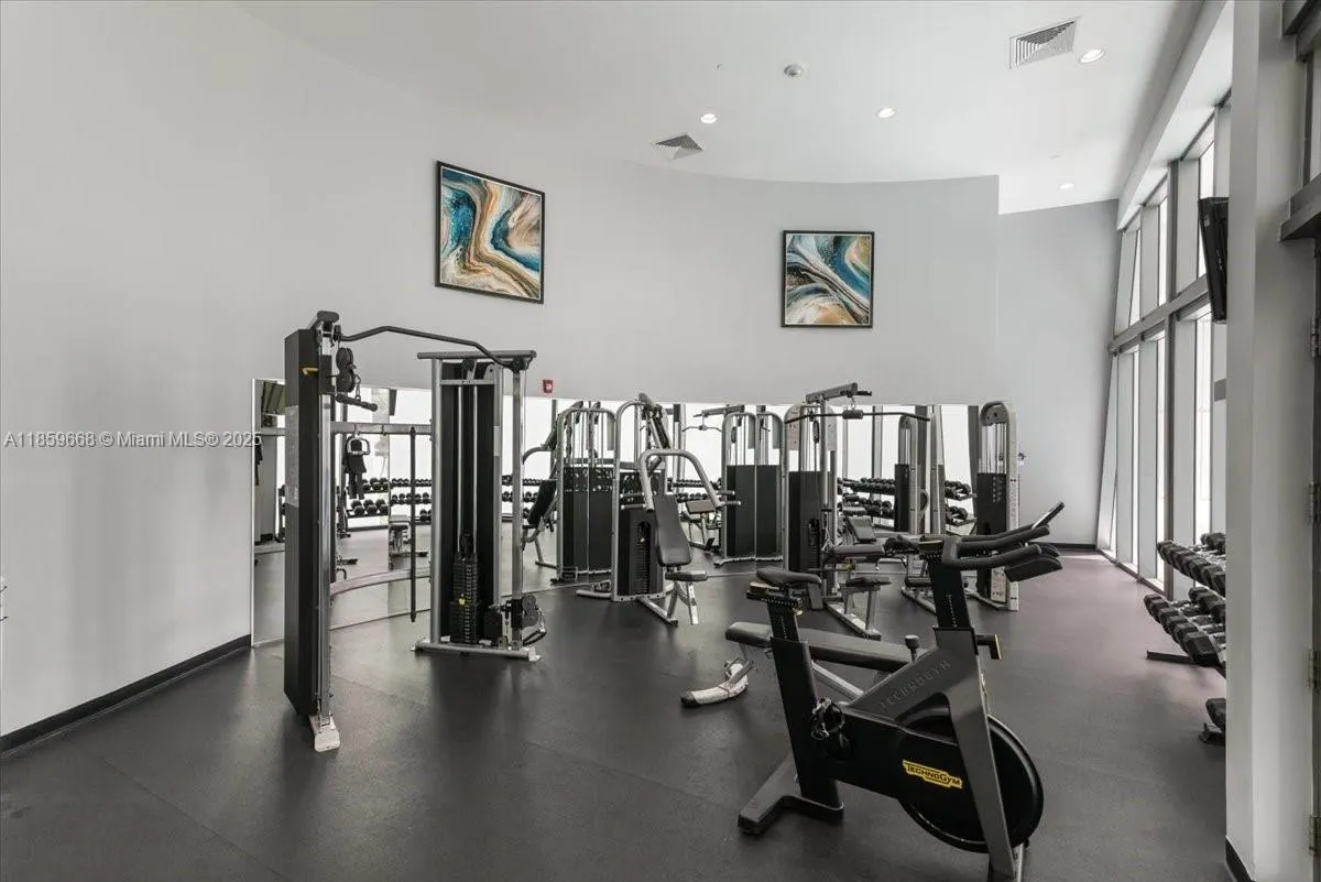 6000 Collins Ave, #146