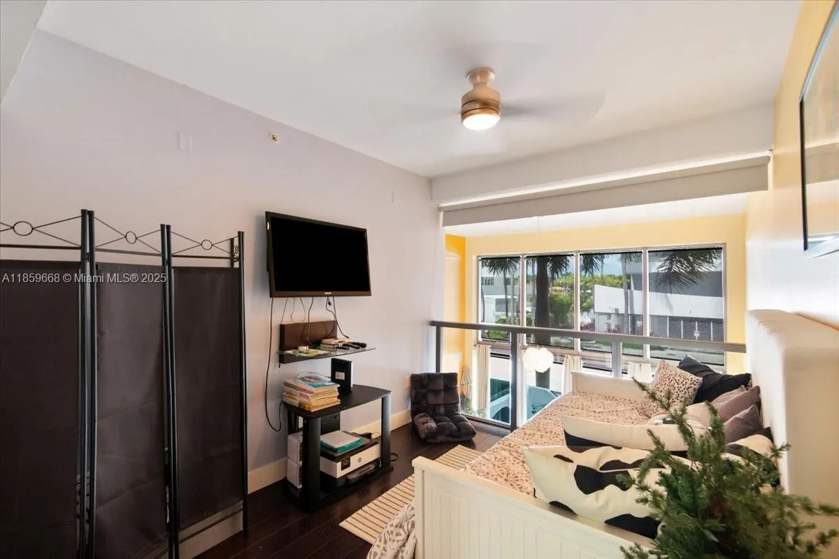6000 Collins Ave, #146