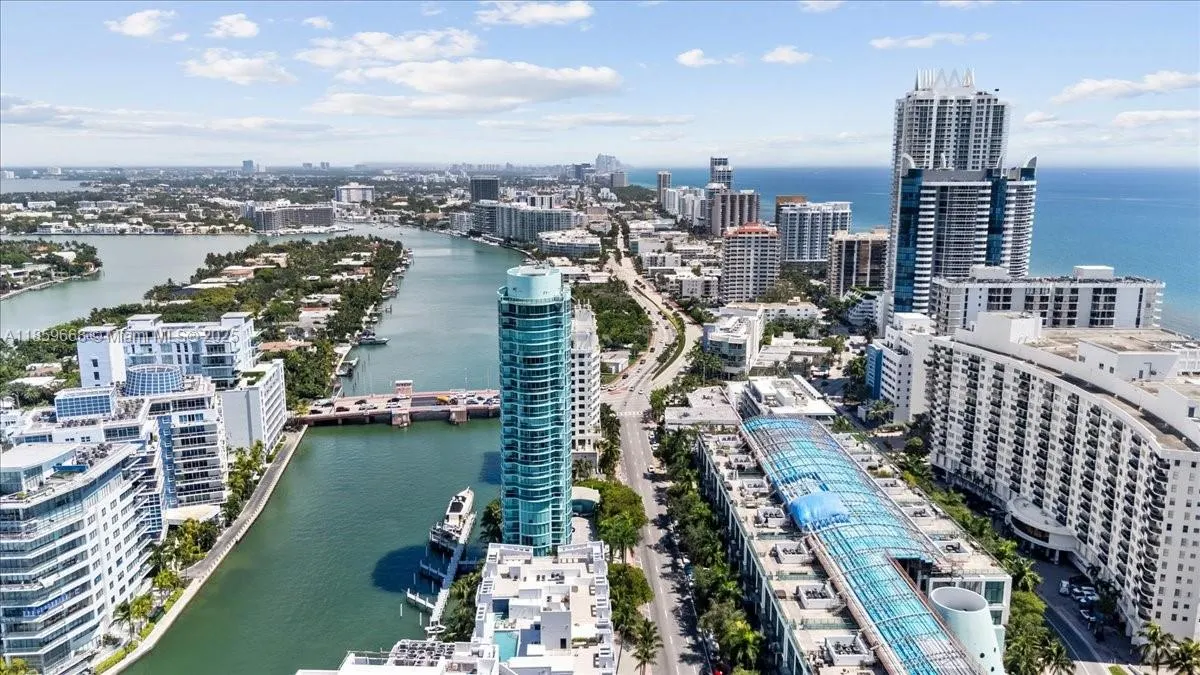 6000 Collins Ave, #146