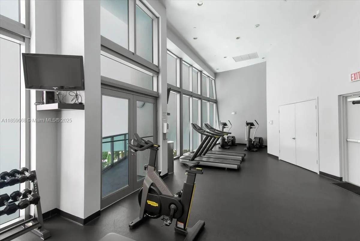 6000 Collins Ave, #146
