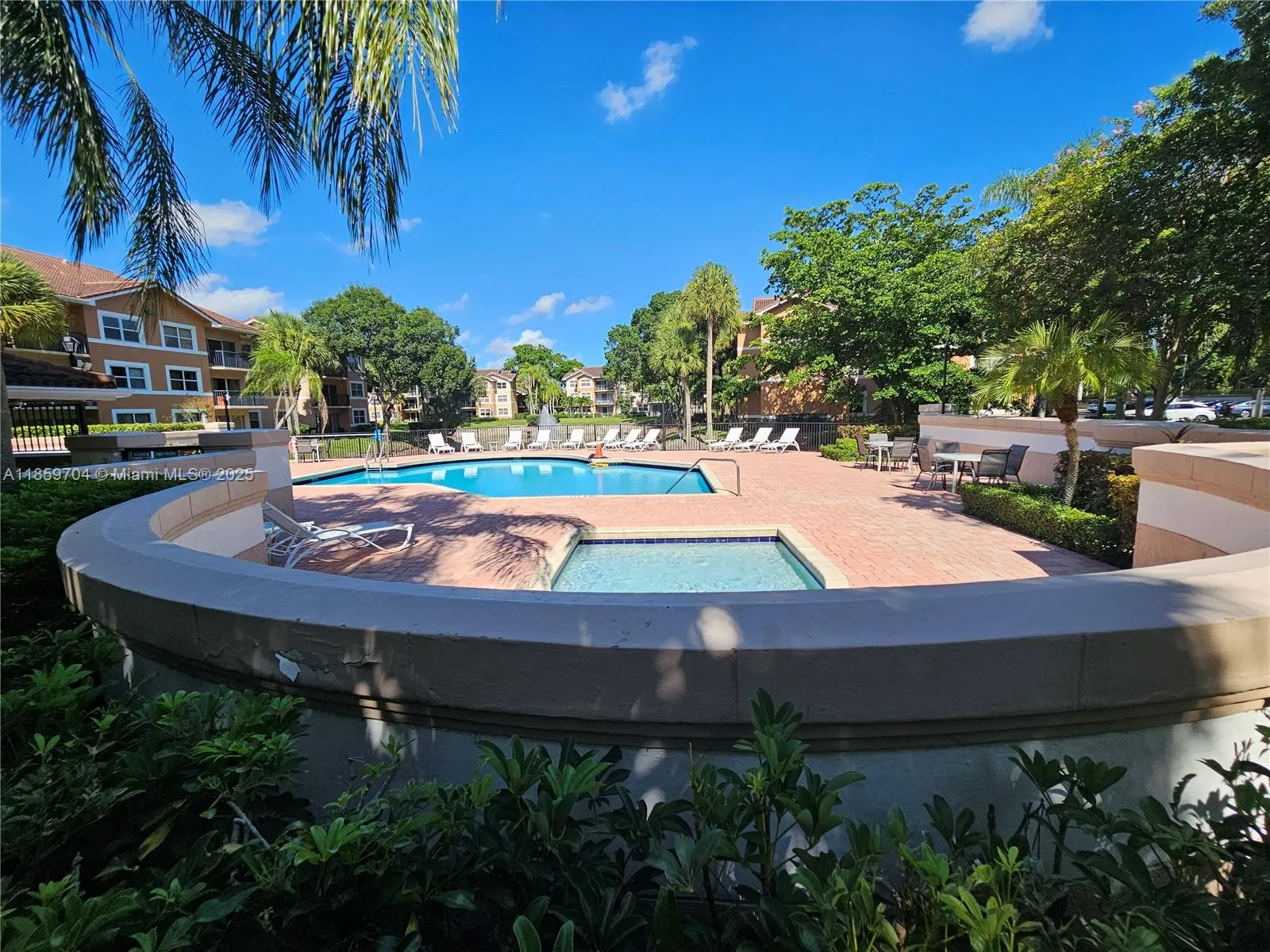 8701 Wiles Rd, #305
