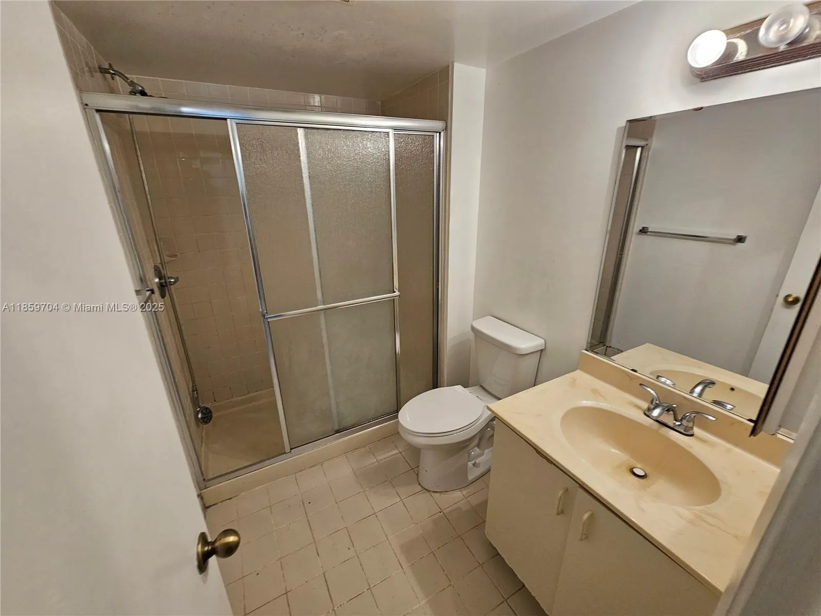 8701 Wiles Rd, #305