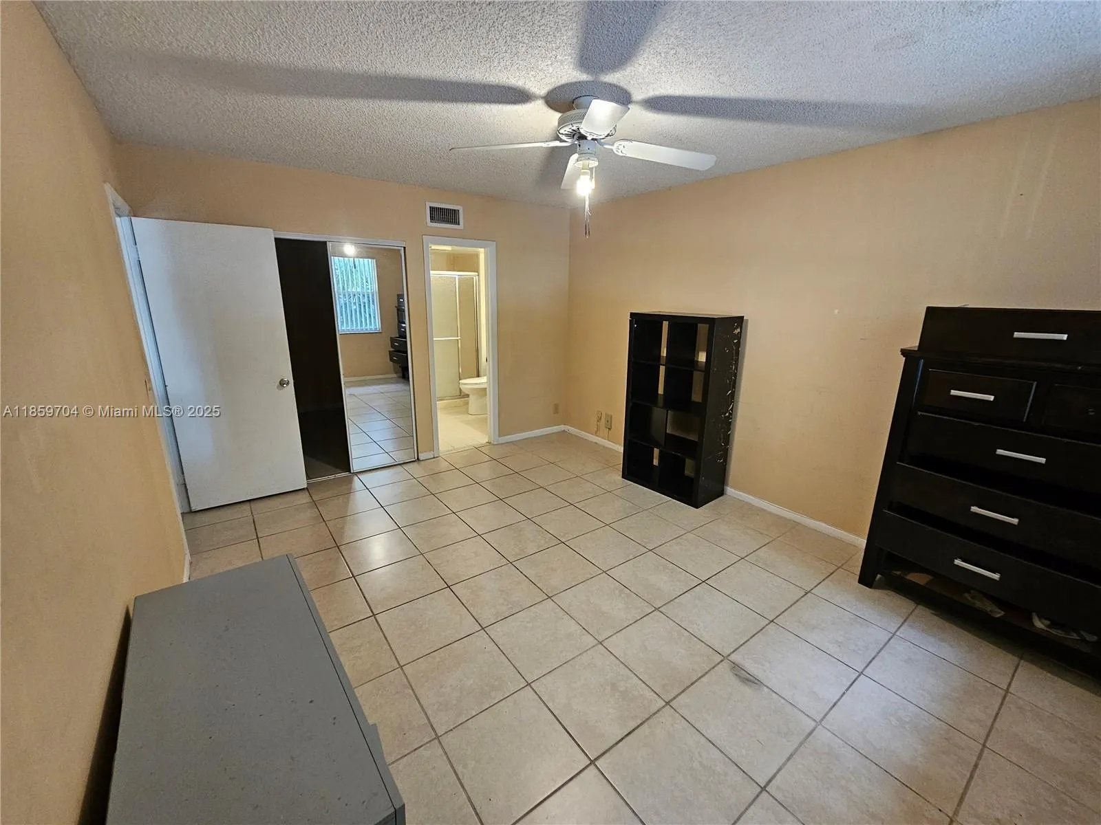 8701 Wiles Rd, #305