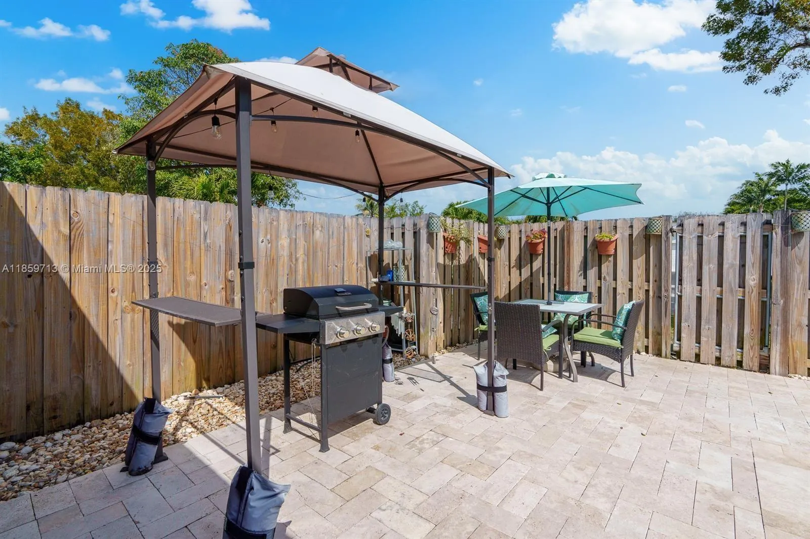 2900 NW 69th Ct