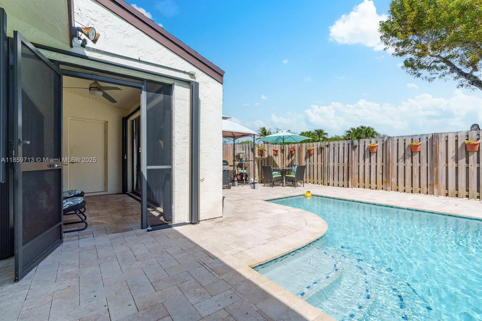2900 NW 69th Ct