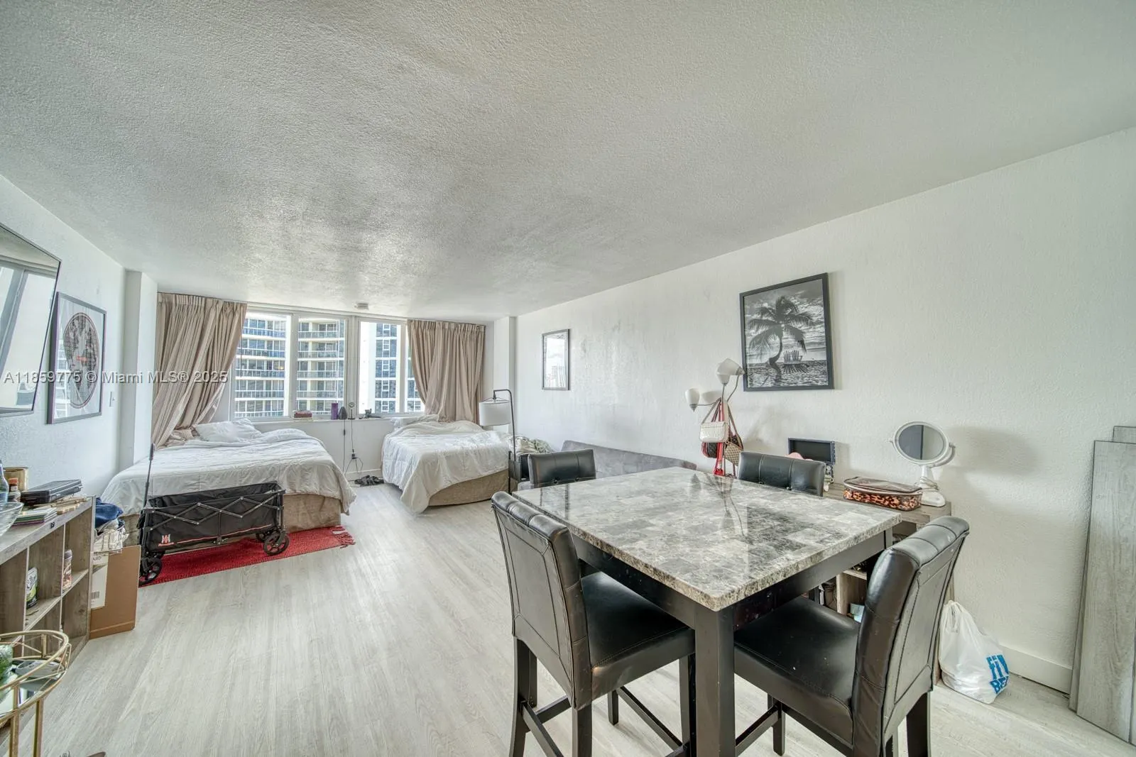 19201 Collins Ave, #822