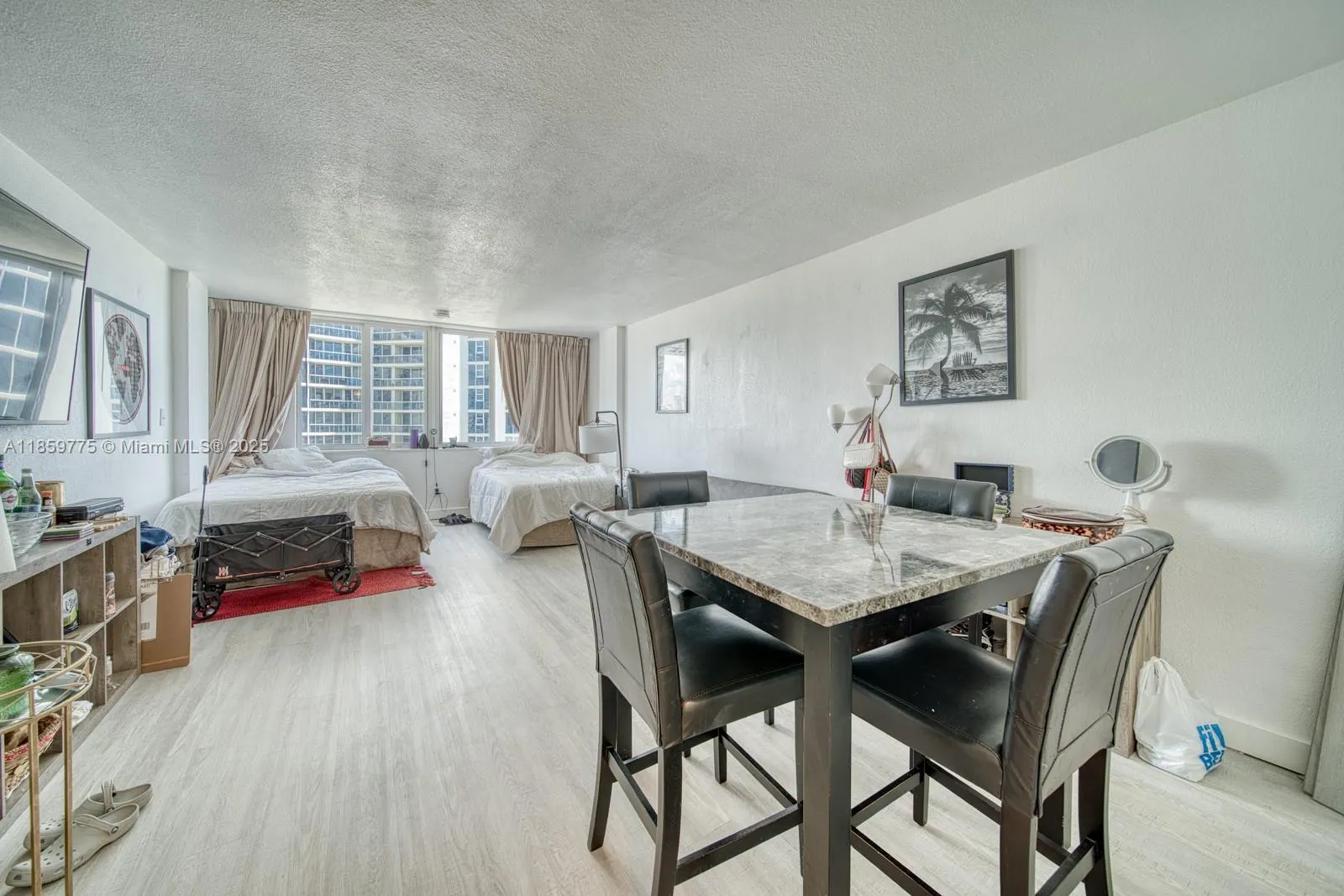 19201 Collins Ave, #822