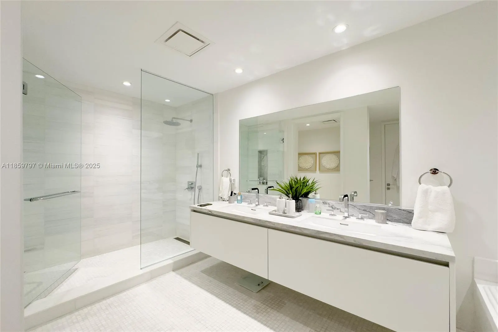 700 NE 26th Ter, #2601