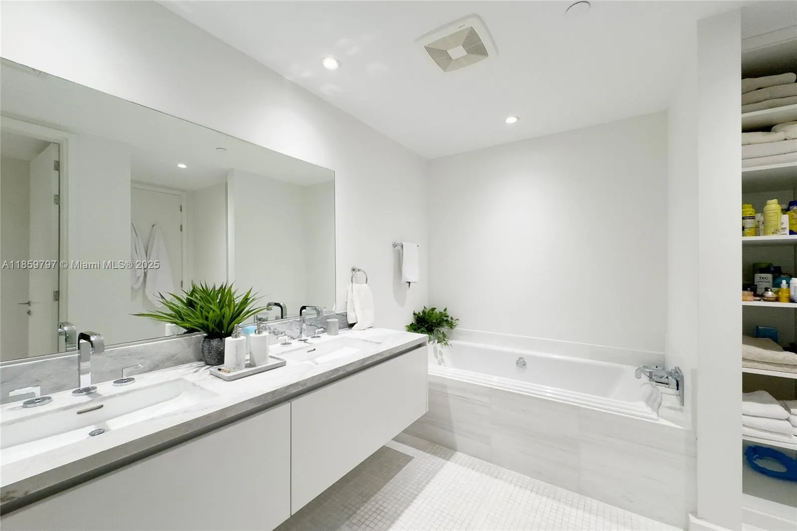 700 NE 26th Ter, #2601