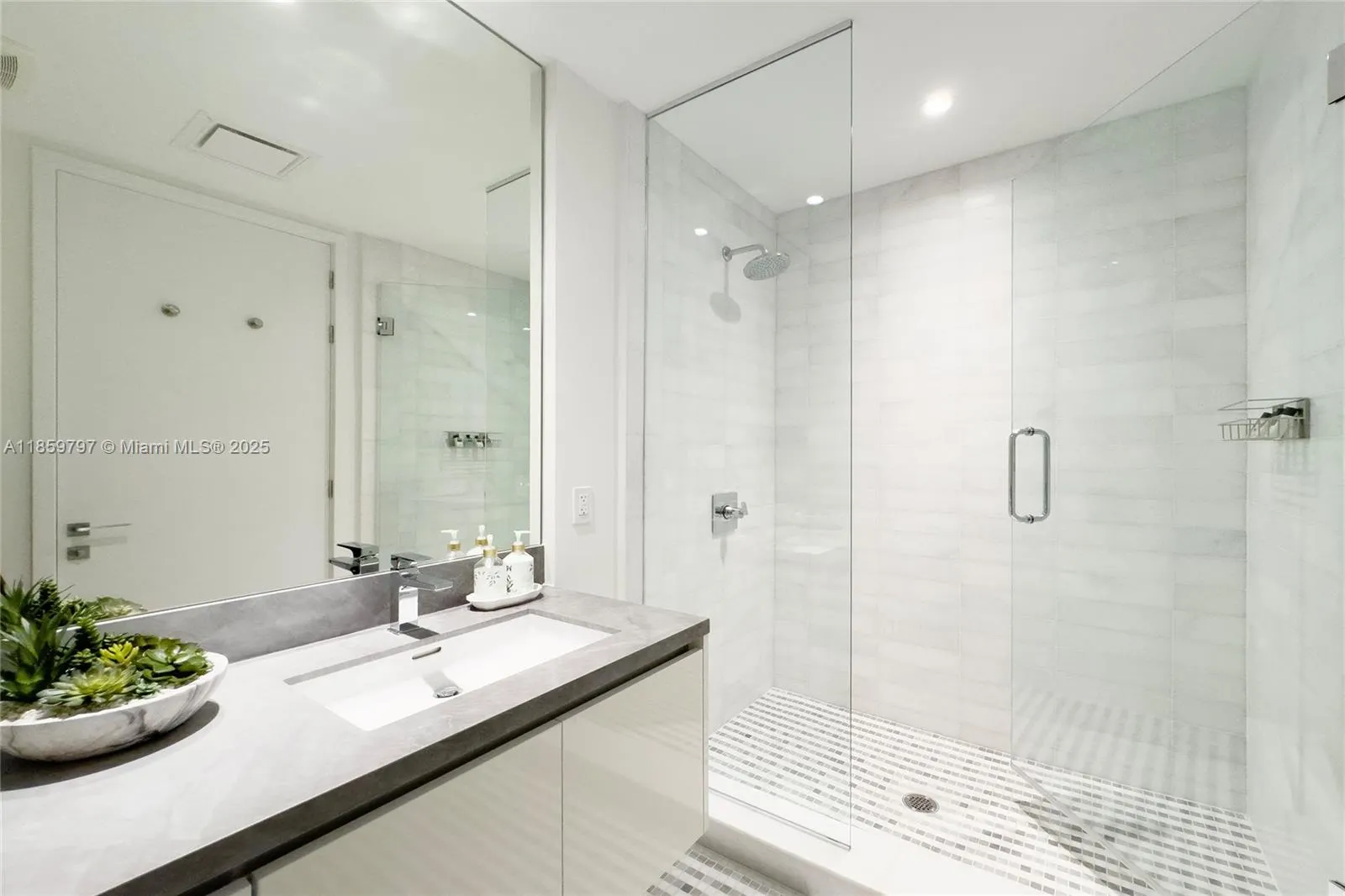 700 NE 26th Ter, #2601