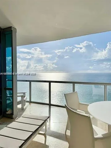 17121 Collins Ave, #2505