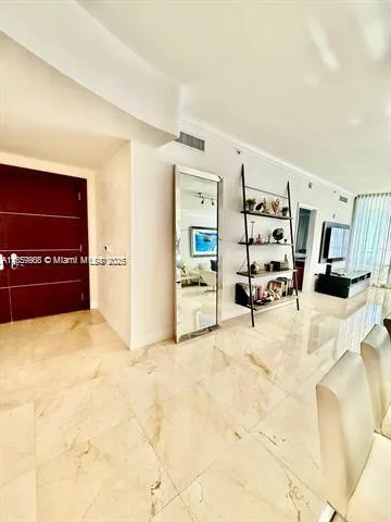 17121 Collins Ave, #2505