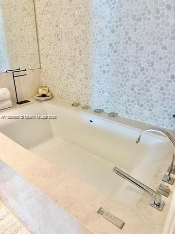 17121 Collins Ave, #2505