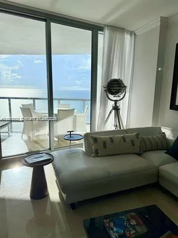 17121 Collins Ave, #2505